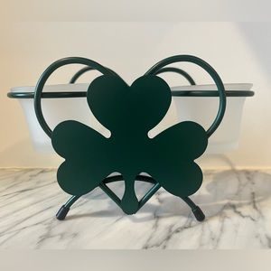 Metal shamrock votive holder